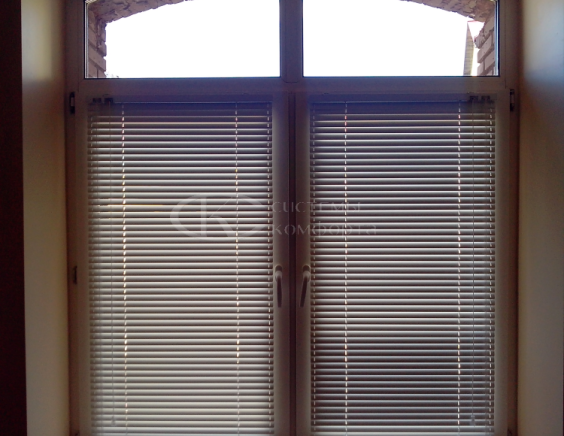 Горизонтальные алюминиевые жалюзи